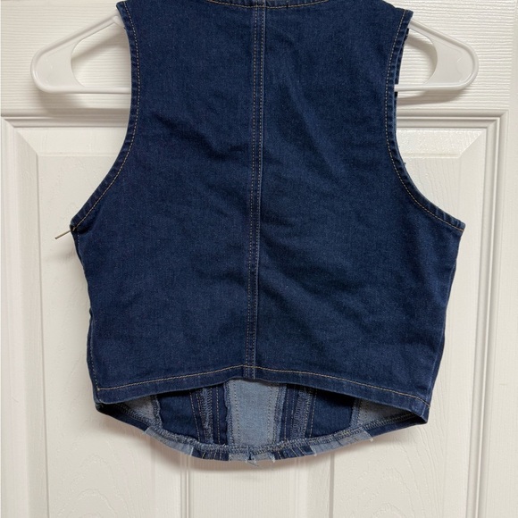 Sincerely Jules Blue Asymmetrical Crop size small - Picture 3 of 3